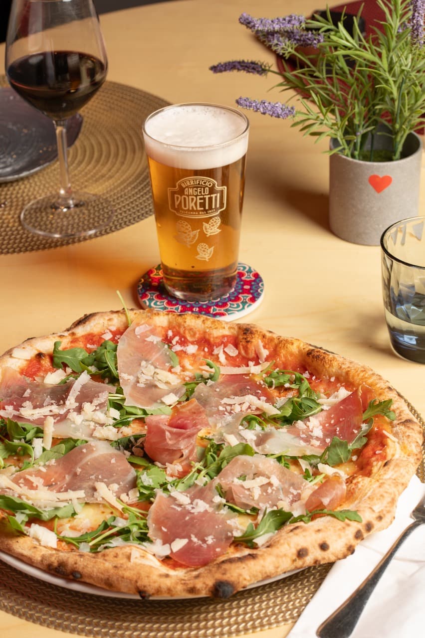Pizza prosciutto