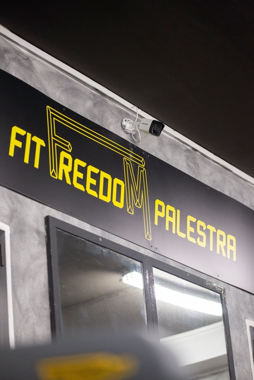 Insegna Fit Freedom