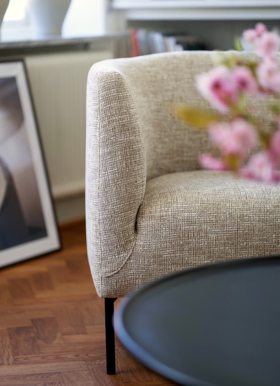 BOB armchair with LOVE coffee table